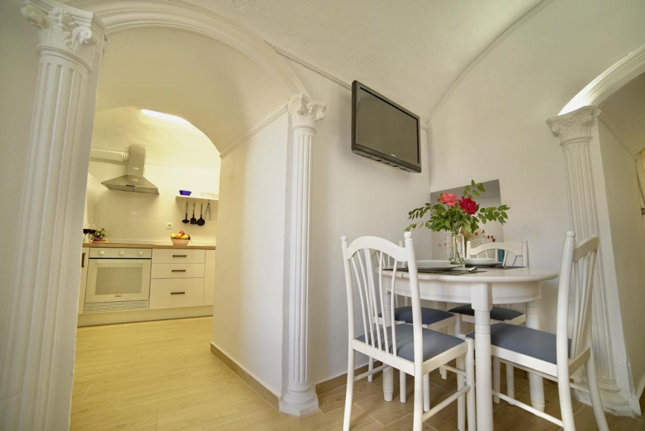 Casa Cueva Los Mosaicos กวาดิกซ์ ภายนอก รูปภาพ